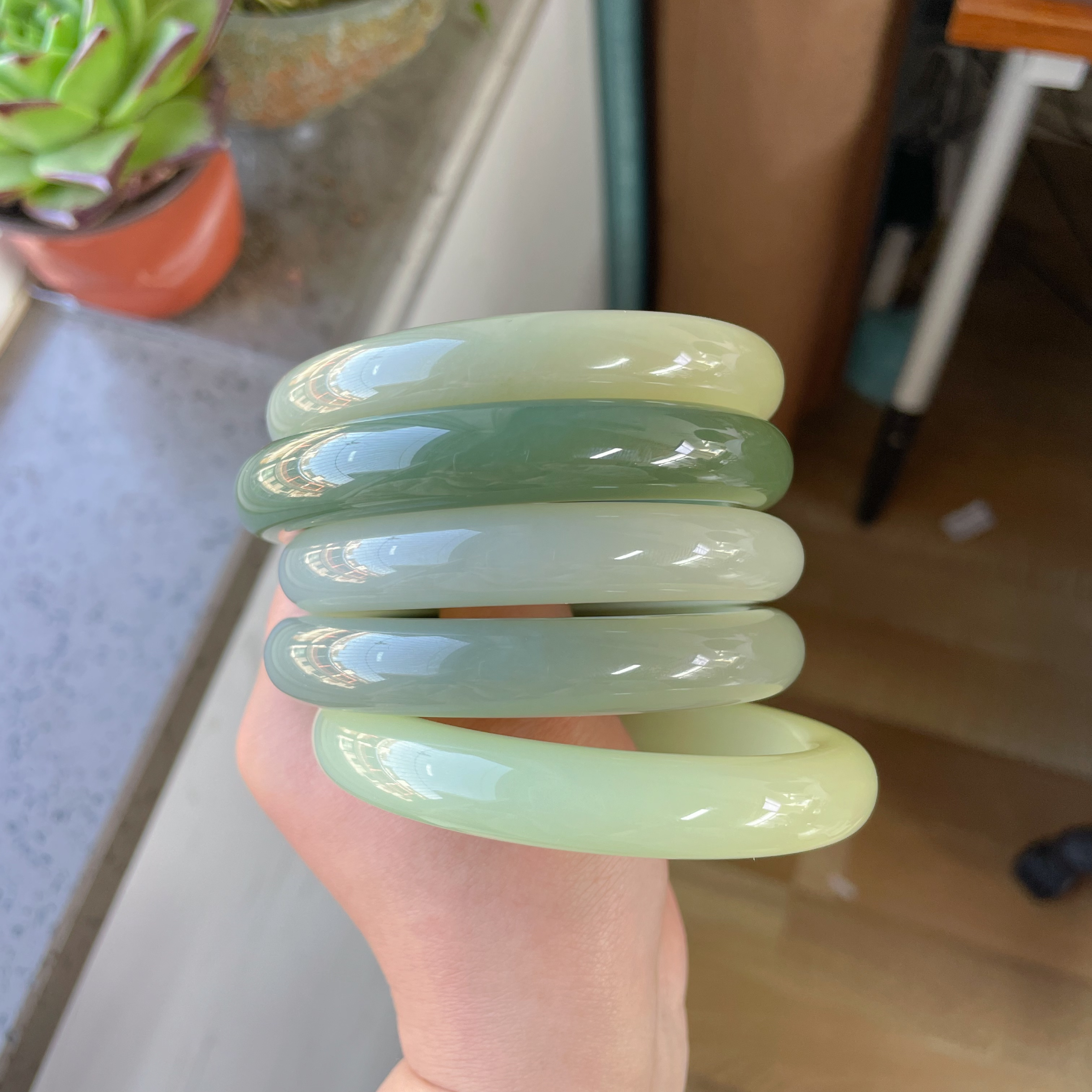 和田玉且末料手镯多样性发货拍一发一条形颜色随机圈口50-62mm