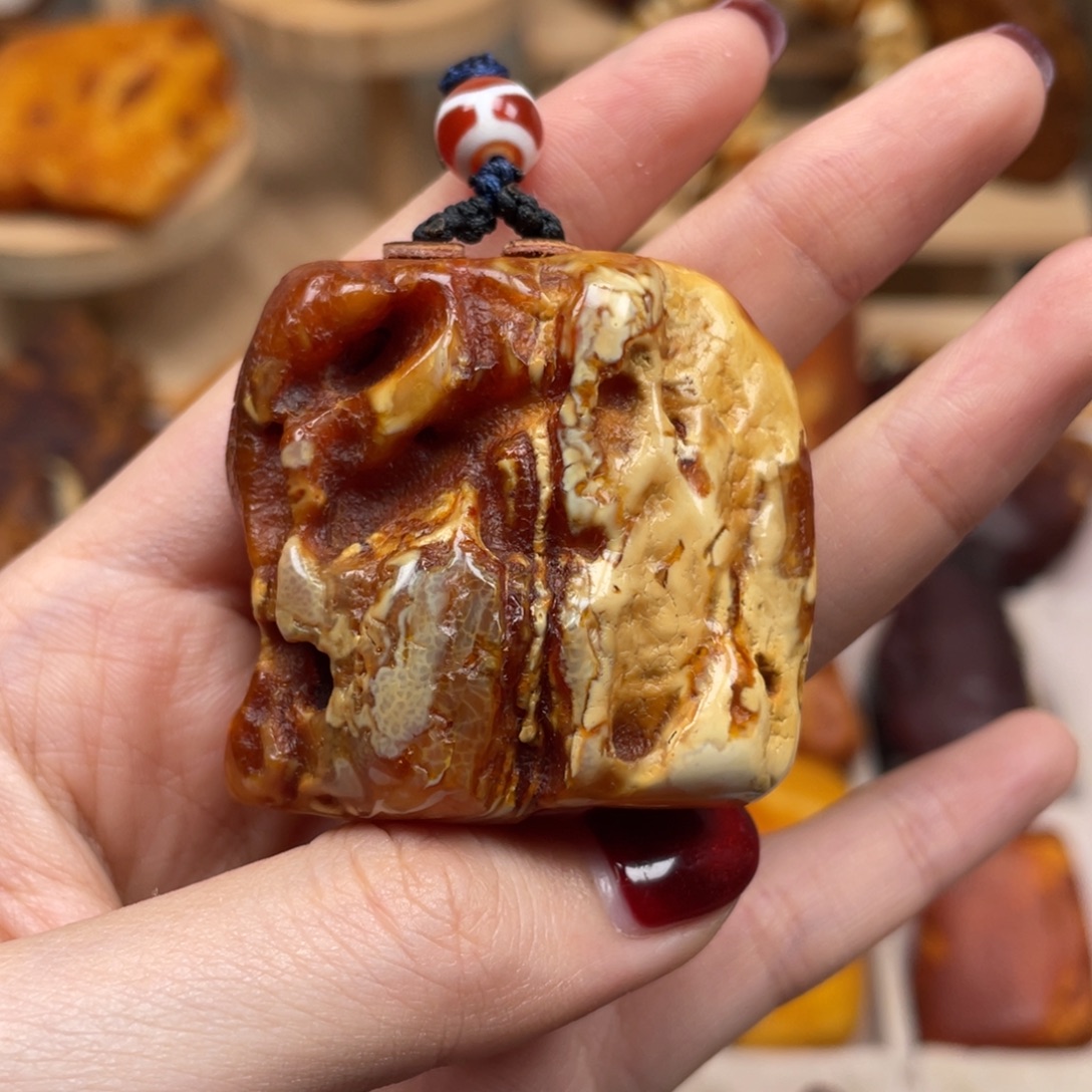 琥珀未镶嵌珠宝奇石