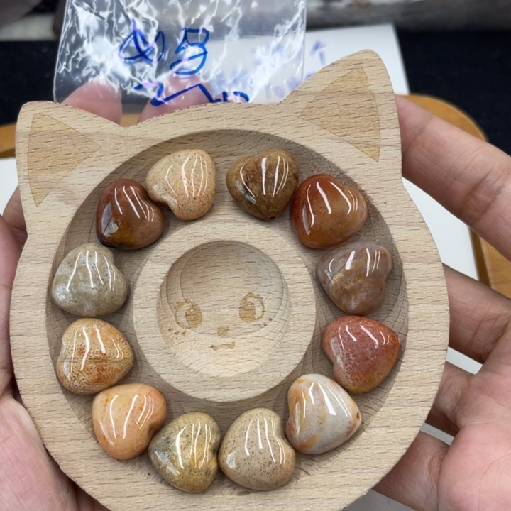 义***房颈饰合金硅化珊瑚（珊瑚玉）