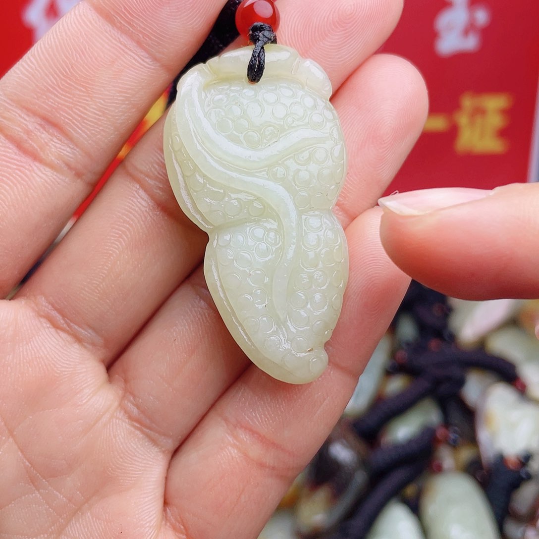 和田玉颈饰未镶嵌