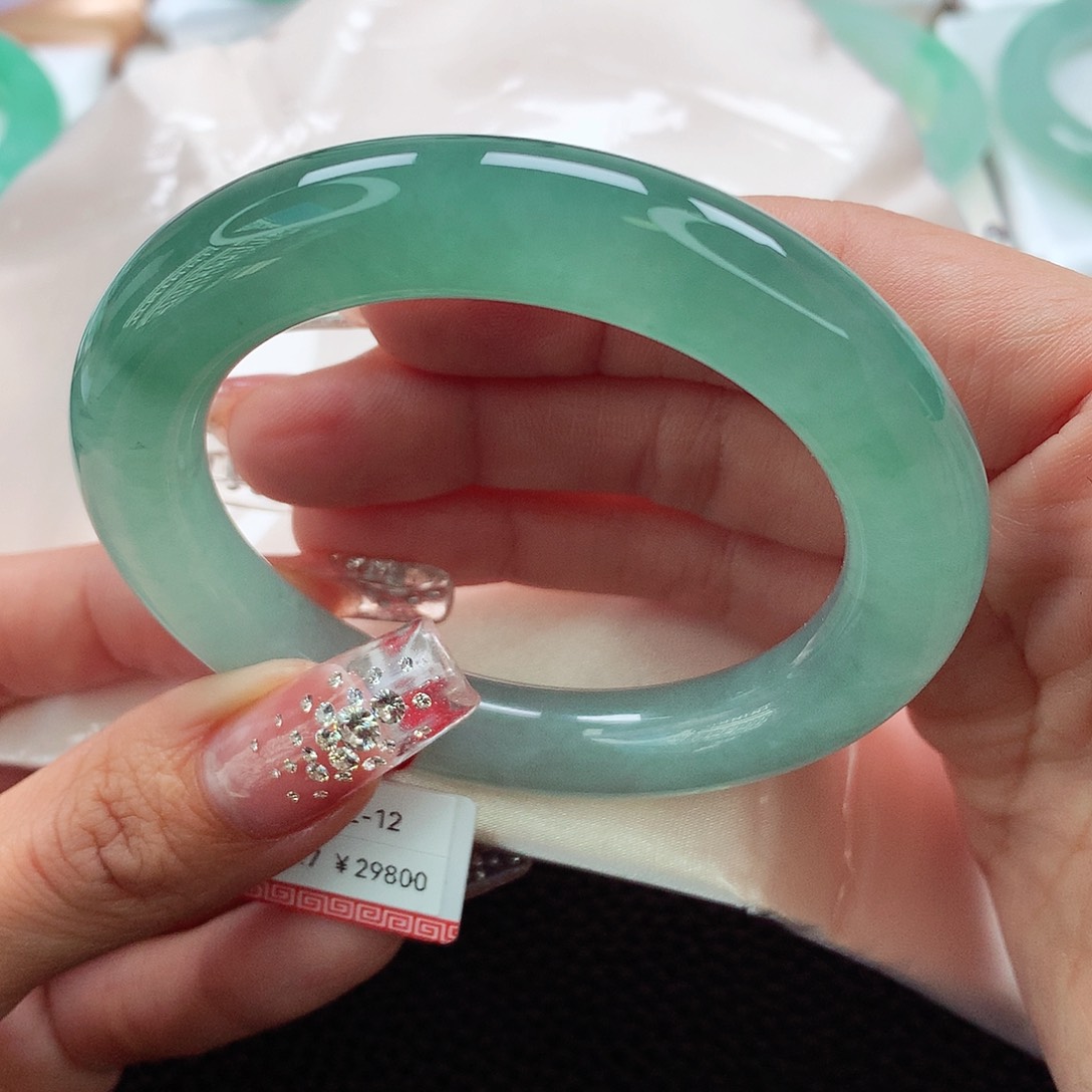 翡翠手镯未镶嵌53.54.55冰透绿胖圆 冰丝高货微瑕捡漏