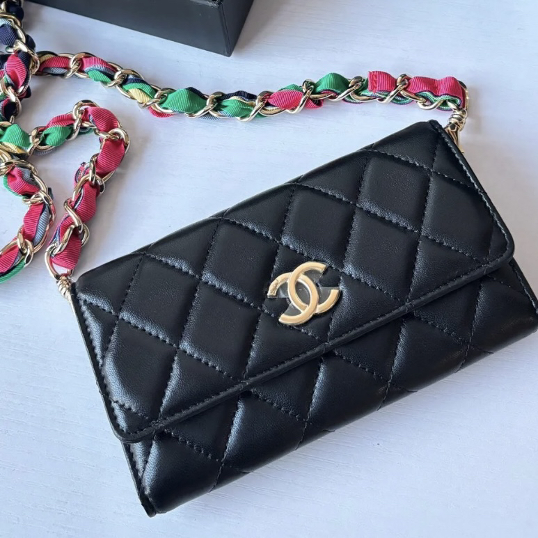95新 Chanel/香奈儿 多多奢品/香奈儿彩虹链条腰包/98新包展