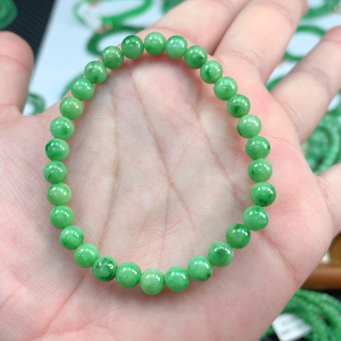 翡翠手链未镶嵌翡翠