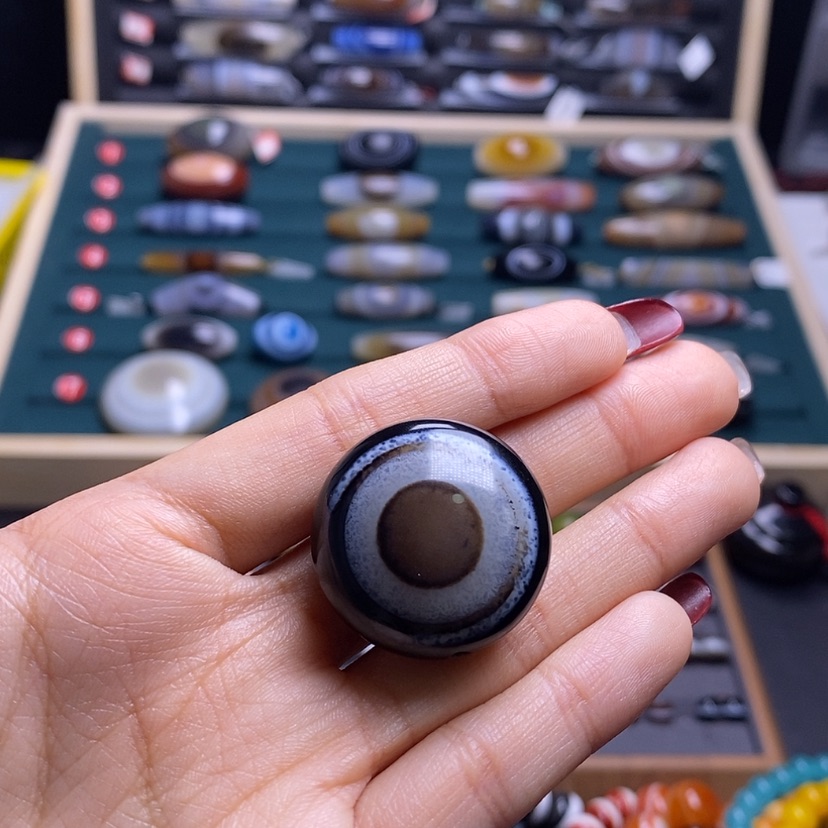 【闪购商品】未镶嵌颈饰玛瑙/玉髓枕**云