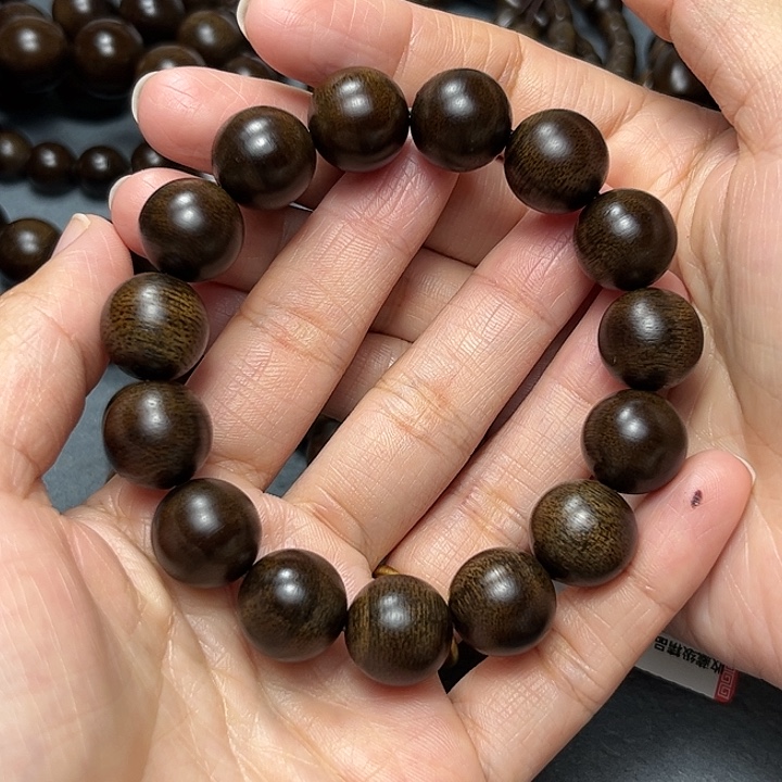 沉香手串白棋玉化