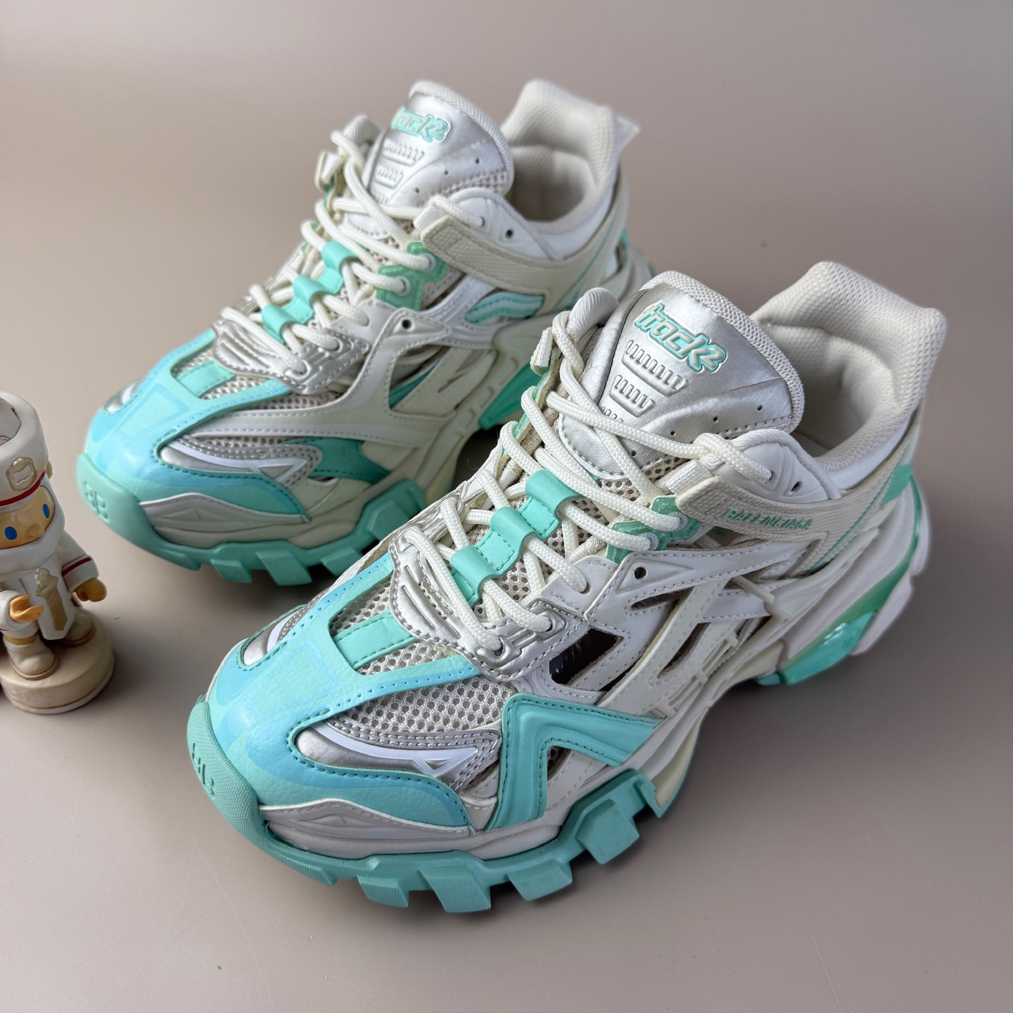 99新 Balenciaga/巴黎世家 Track2.0白绿系带休闲鞋 37码 YLP3874