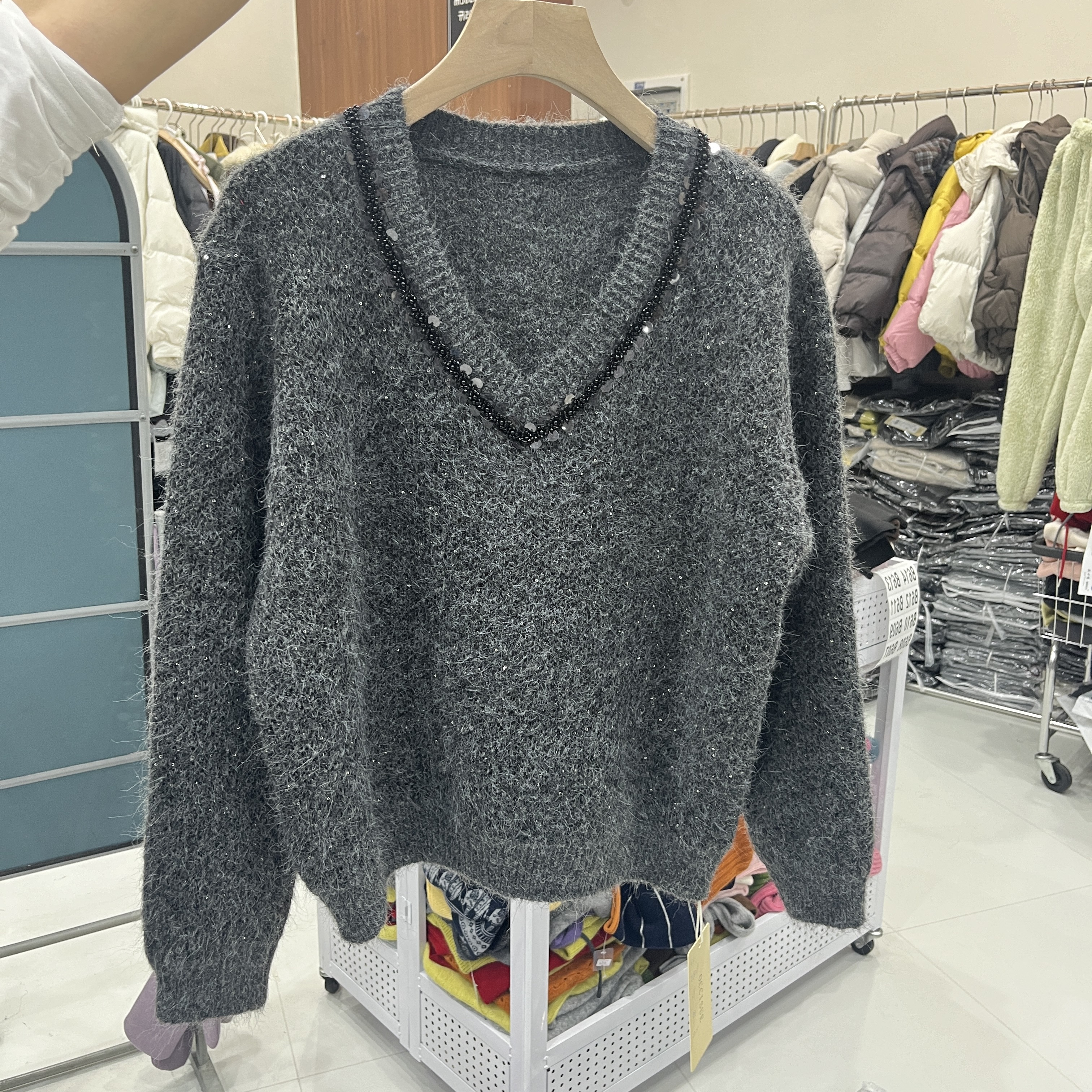重工亮片v领针织打底衫秋冬毛衣女76829
