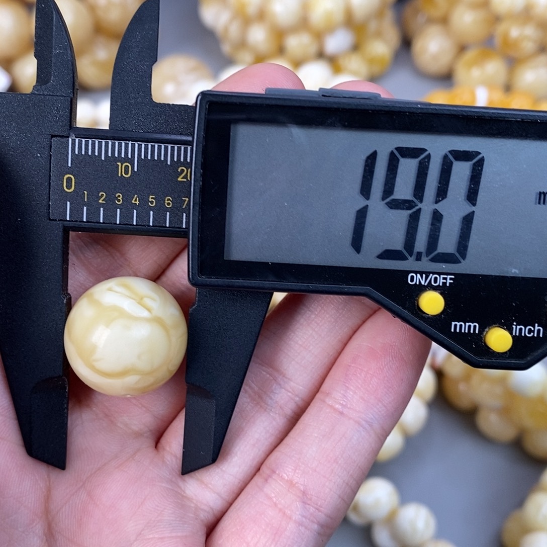 琥珀未镶嵌珠宝奇石3.9g