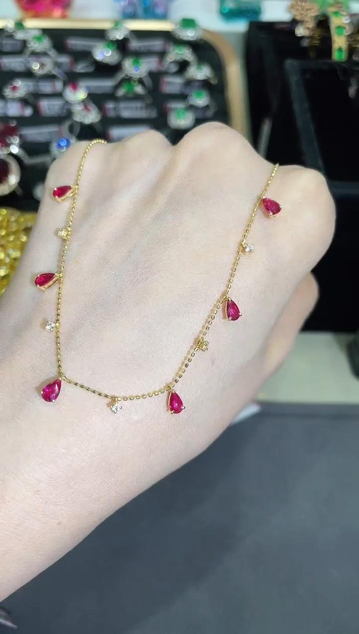 18K金镶嵌天然无烧红宝石项链满天星