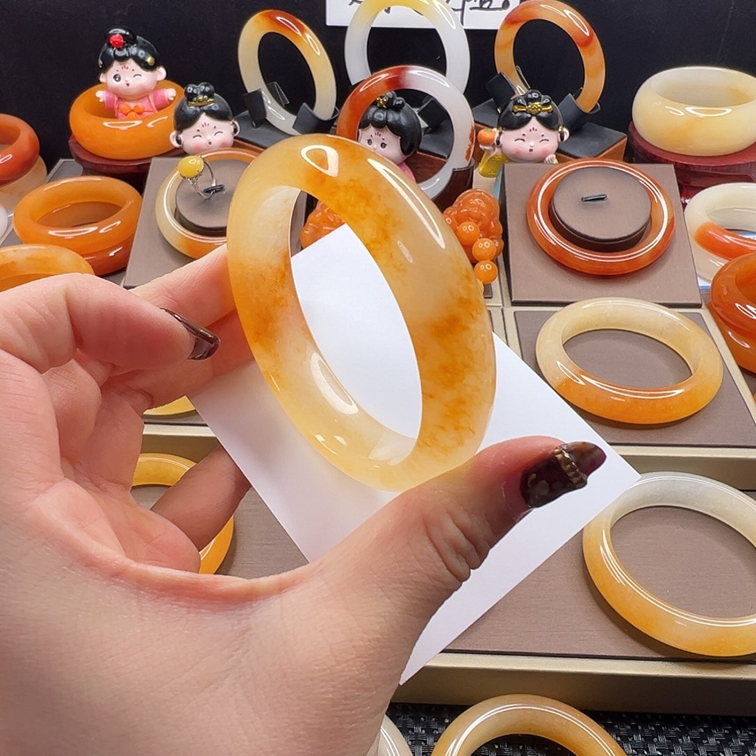 冰***雪石英质玉（黄龙玉）未镶嵌手镯