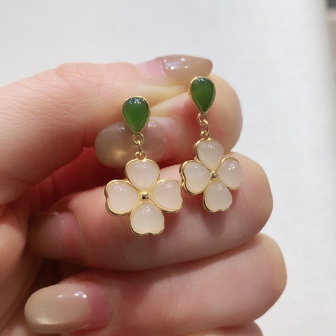 和田玉银S925镶嵌耳饰