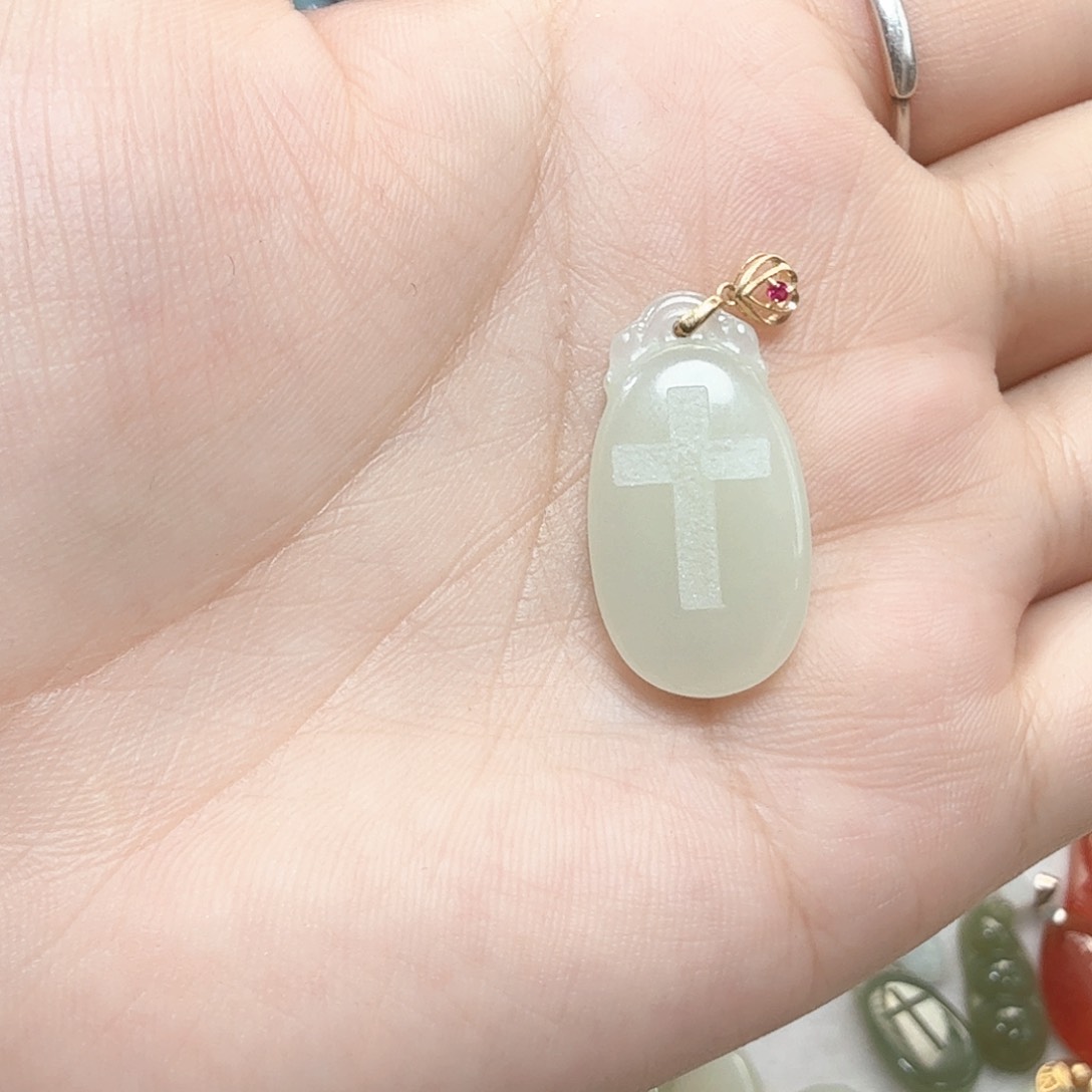 和田玉颈饰18K金镶嵌