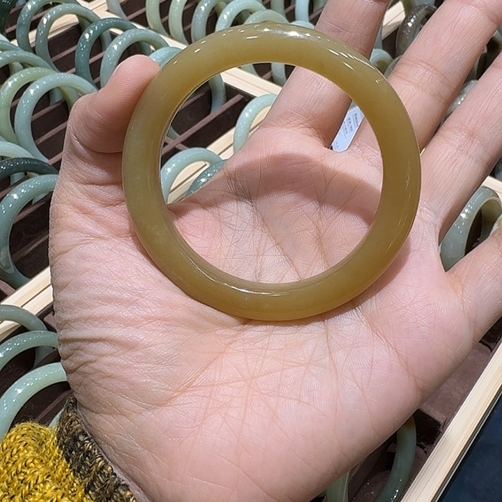 明***见和田玉（糖玉）未镶嵌手链