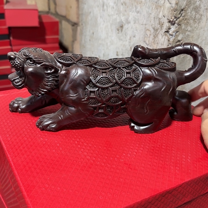 木黑檀木28金钱虎一只 
