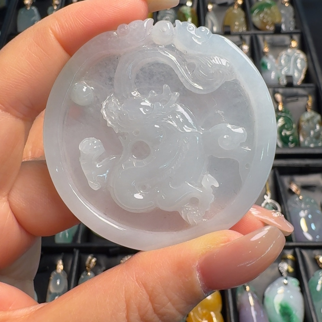 翡翠未镶嵌颈饰龙牌