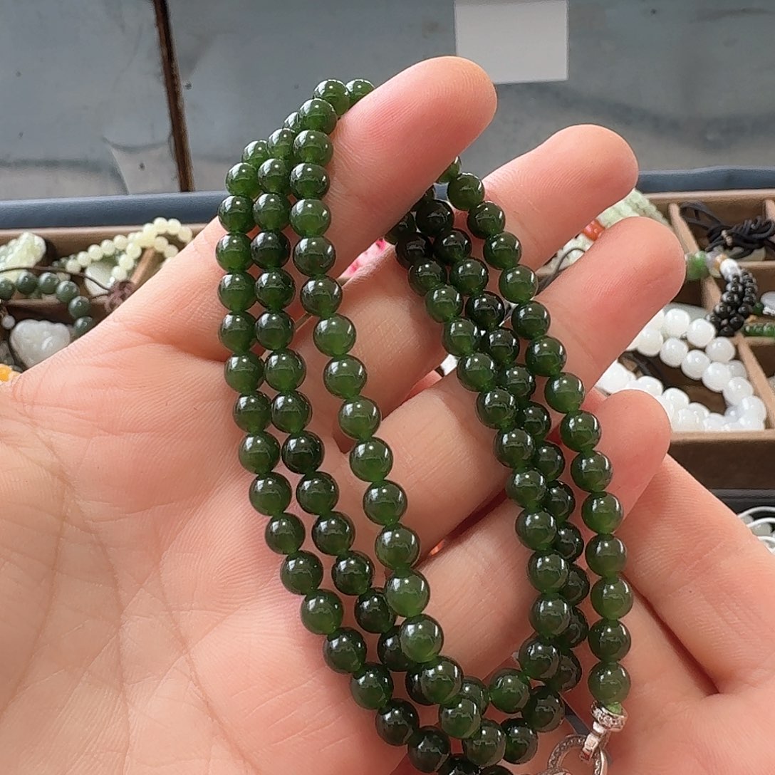 和田玉颈饰未镶嵌