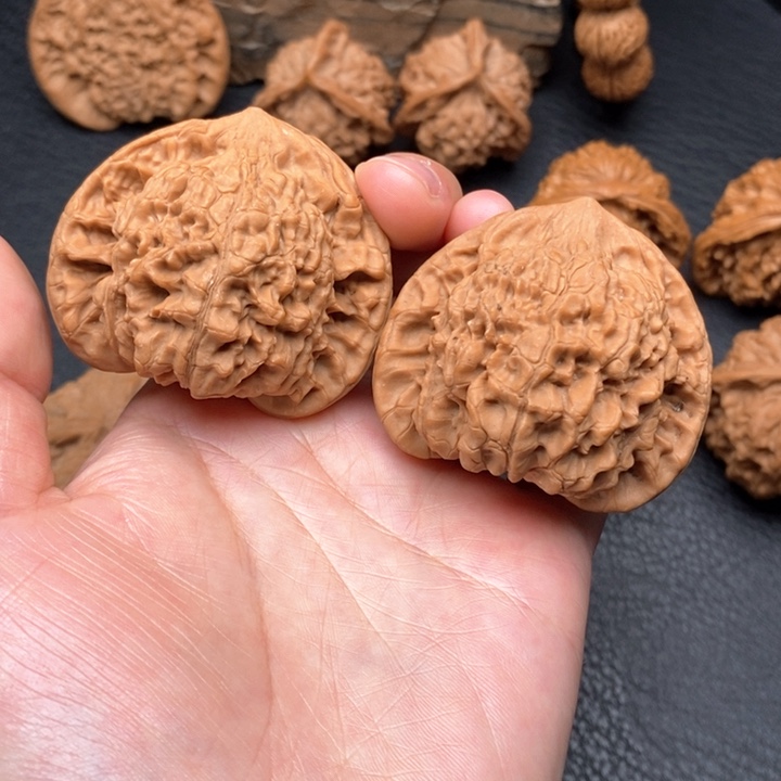 桃核把件全品49官帽