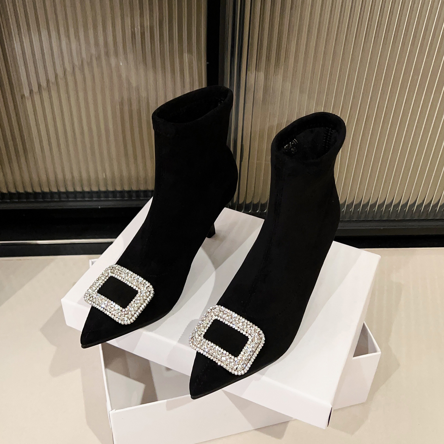 冬季黑色高跟靴子时装弹力靴百搭时尚高跟尖头细跟小个子瘦瘦靴女