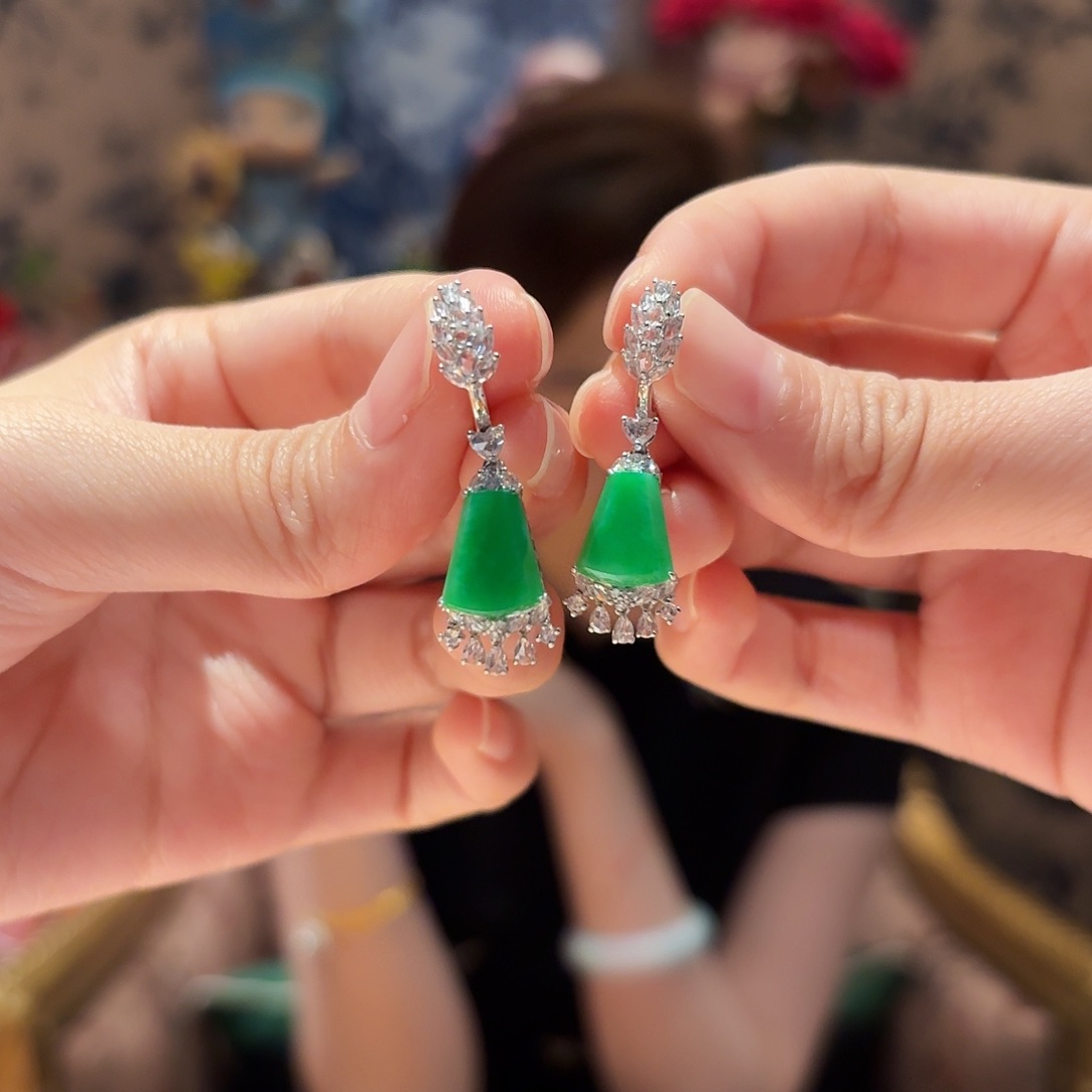 翡翠耳饰18K金镶嵌耳饰