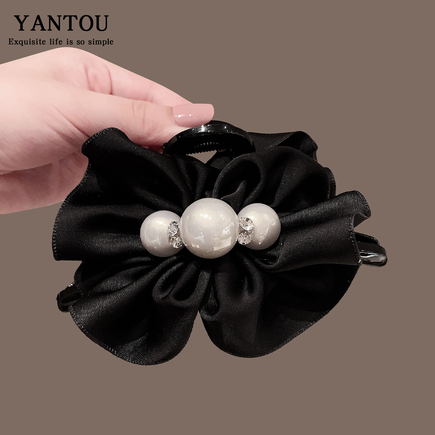 高端精致珍珠褶皱花朵抓夹2025年新款时尚显头型好看鲨鱼夹发量多