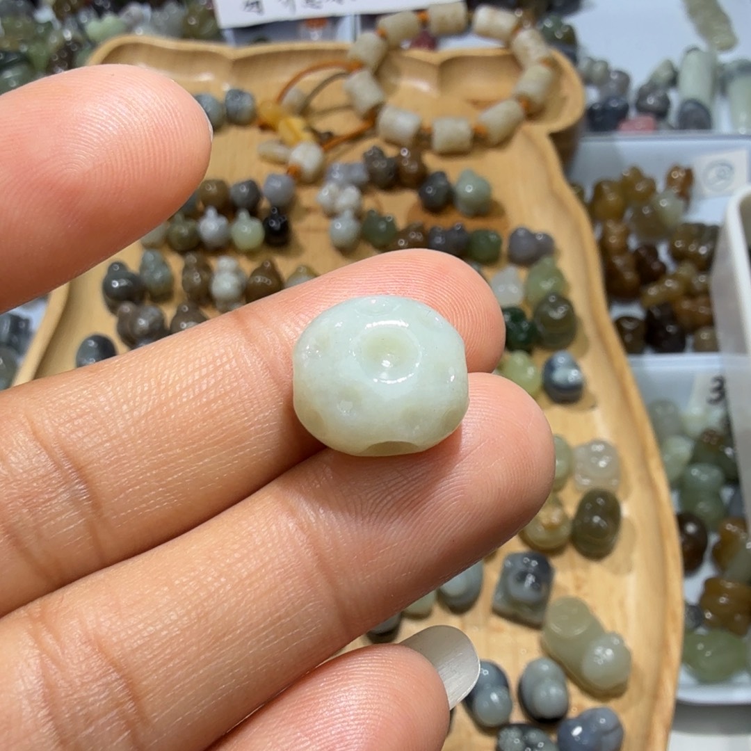 和田玉未镶嵌珠宝奇石