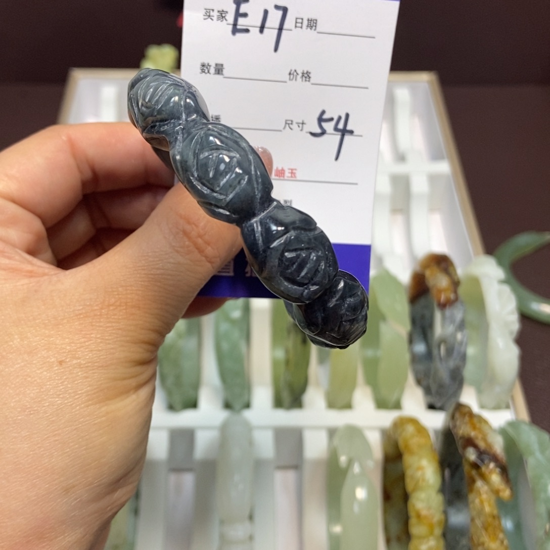 蛇纹石玉手镯未镶嵌