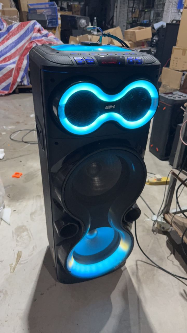 9新  双10寸音响电池坏，不包邮，裸机没有任何配件