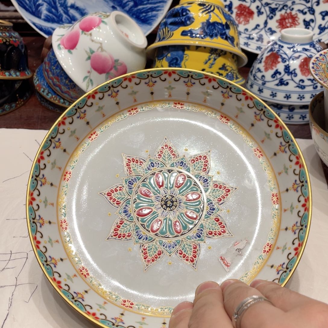 ?**年景德镇陶瓷学院教授兼秘书长