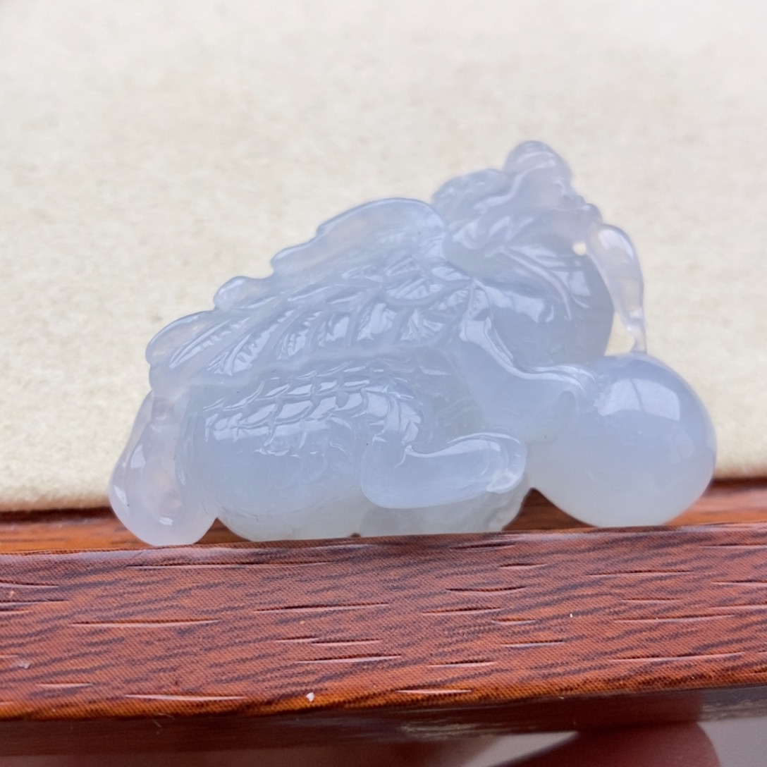 翡翠未镶嵌颈饰吊坠72