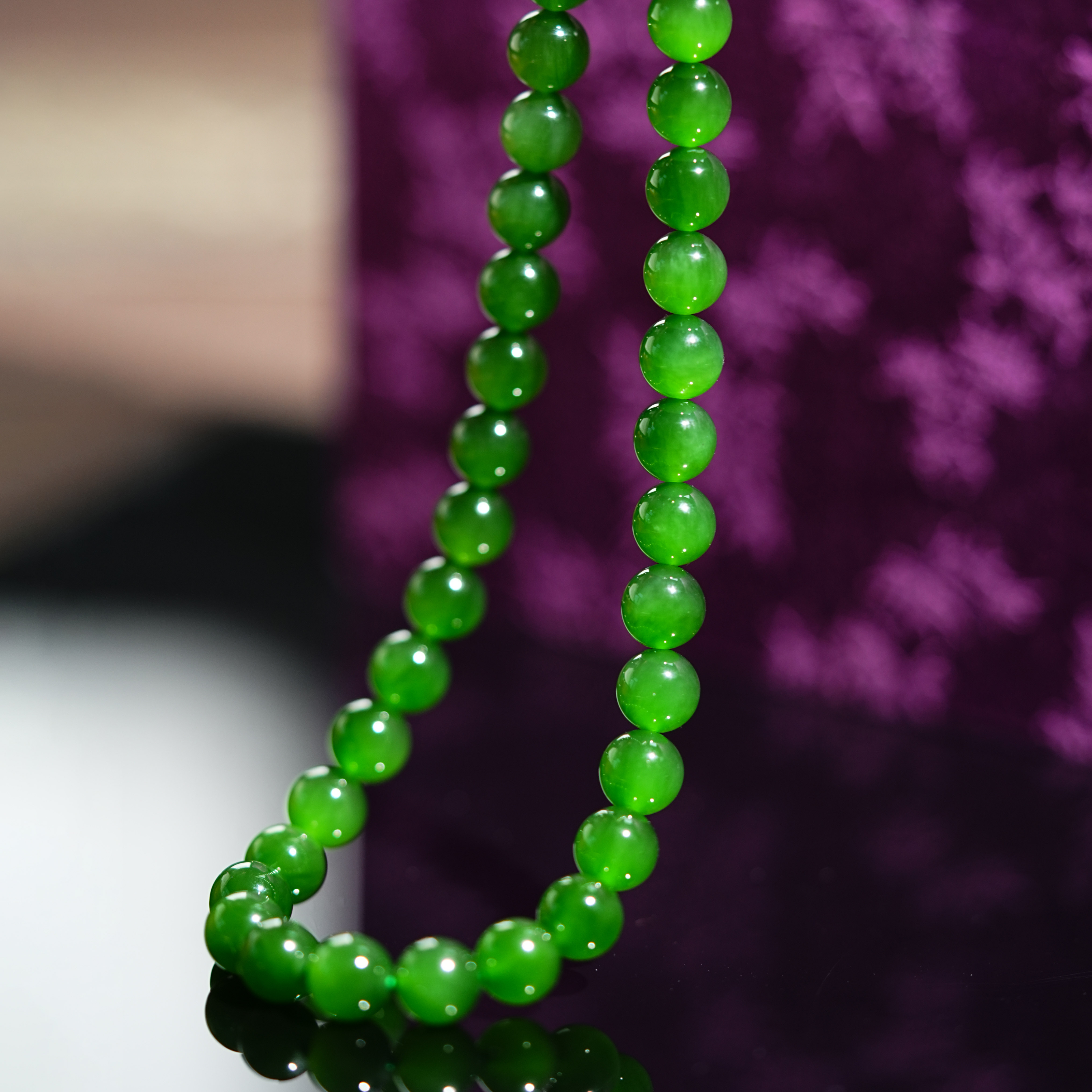 【大表姐珠宝】和田玉俄罗斯冰底细腻辣阳绿碧玉8mm女款妈妈链18K金