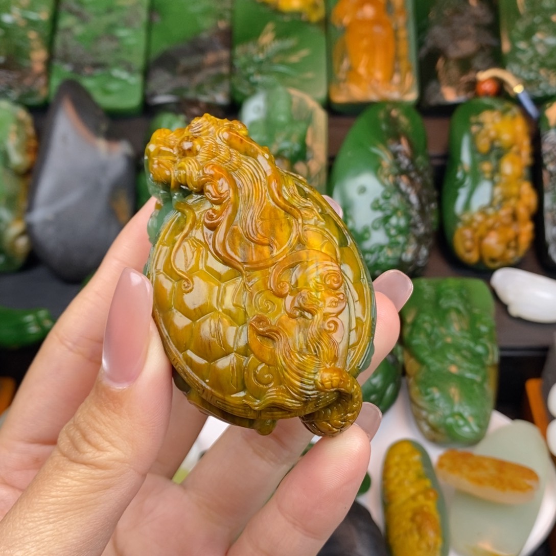 心***币和田玉未镶嵌挂件