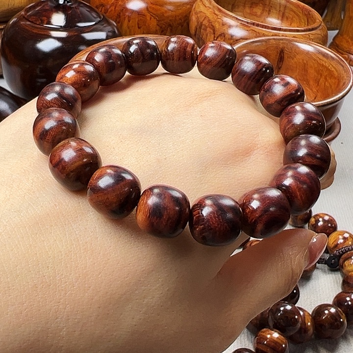 差***去海南黄花梨手串