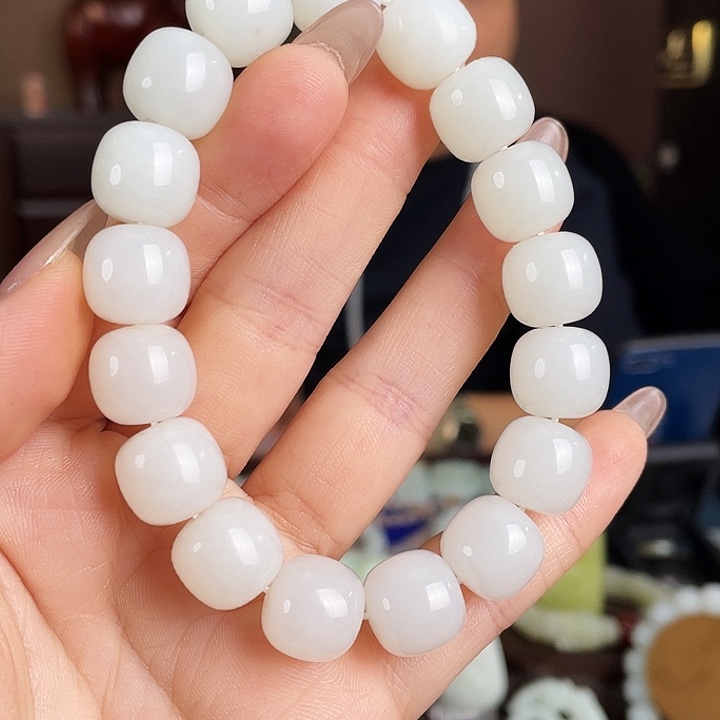 和田玉未镶嵌颈饰定制发货