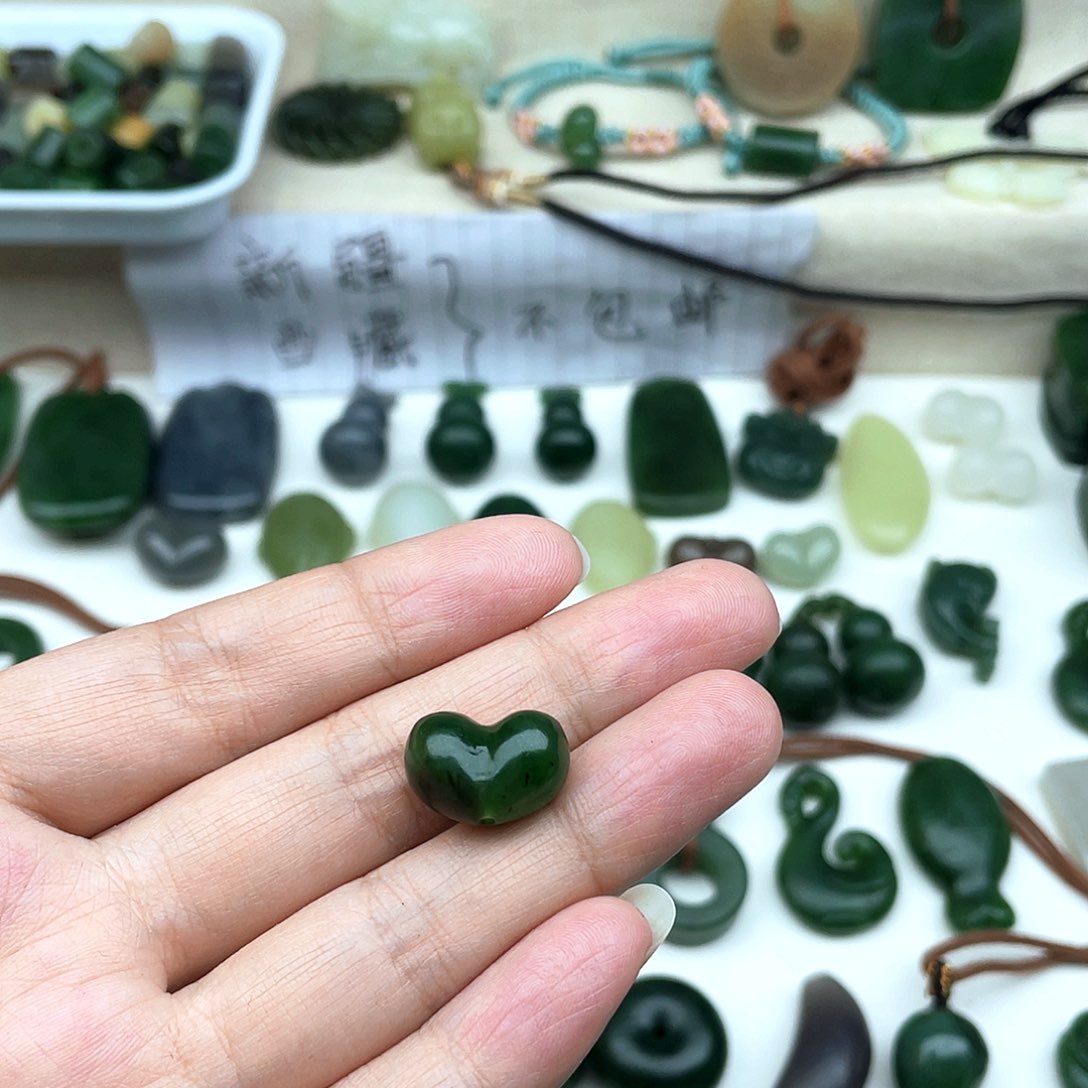 颈饰未镶嵌和田玉菠*猫