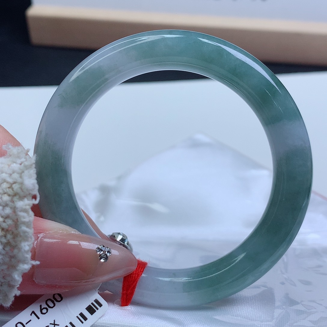 翡翠手镯未镶嵌51圈口