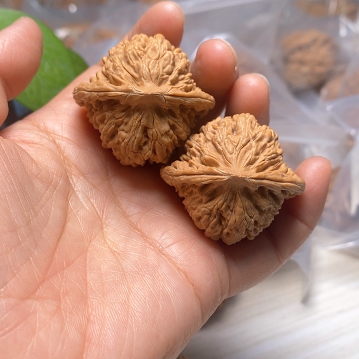 文玩核桃把件汉高楼