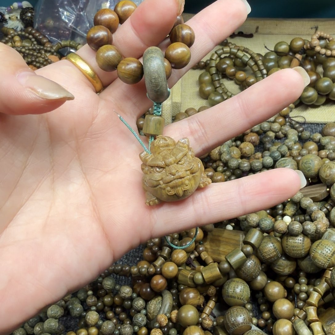 维腊木（绿檀）无事牌