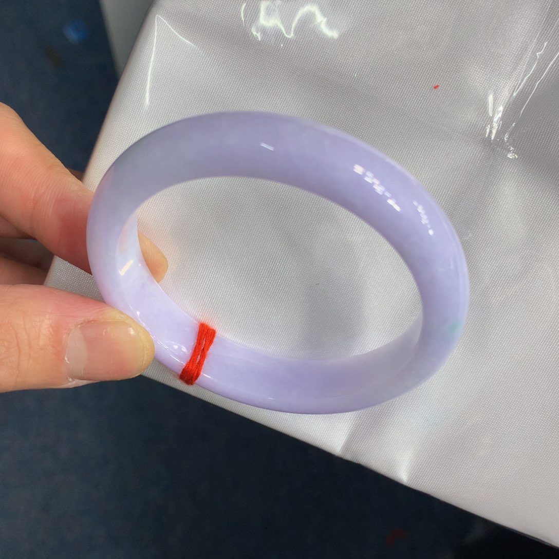 翡翠手镯未镶嵌翡翠