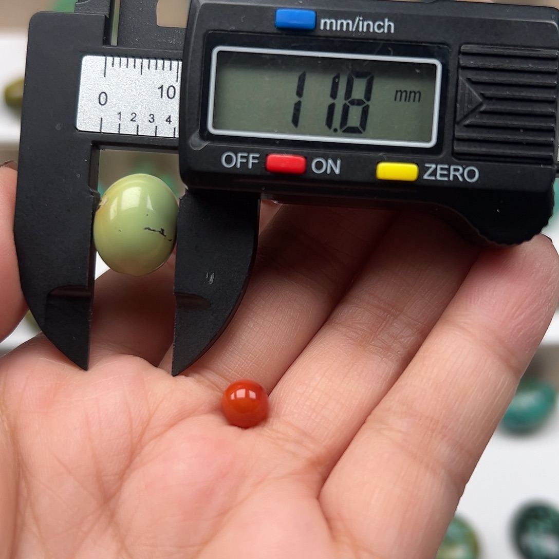 南红玛瑙未镶嵌珠宝奇石