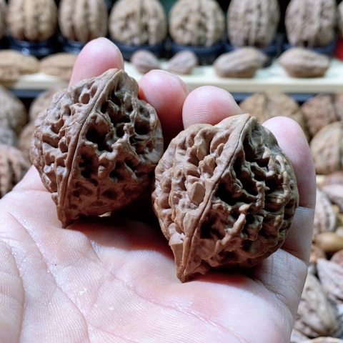 文玩核桃把件雷雷