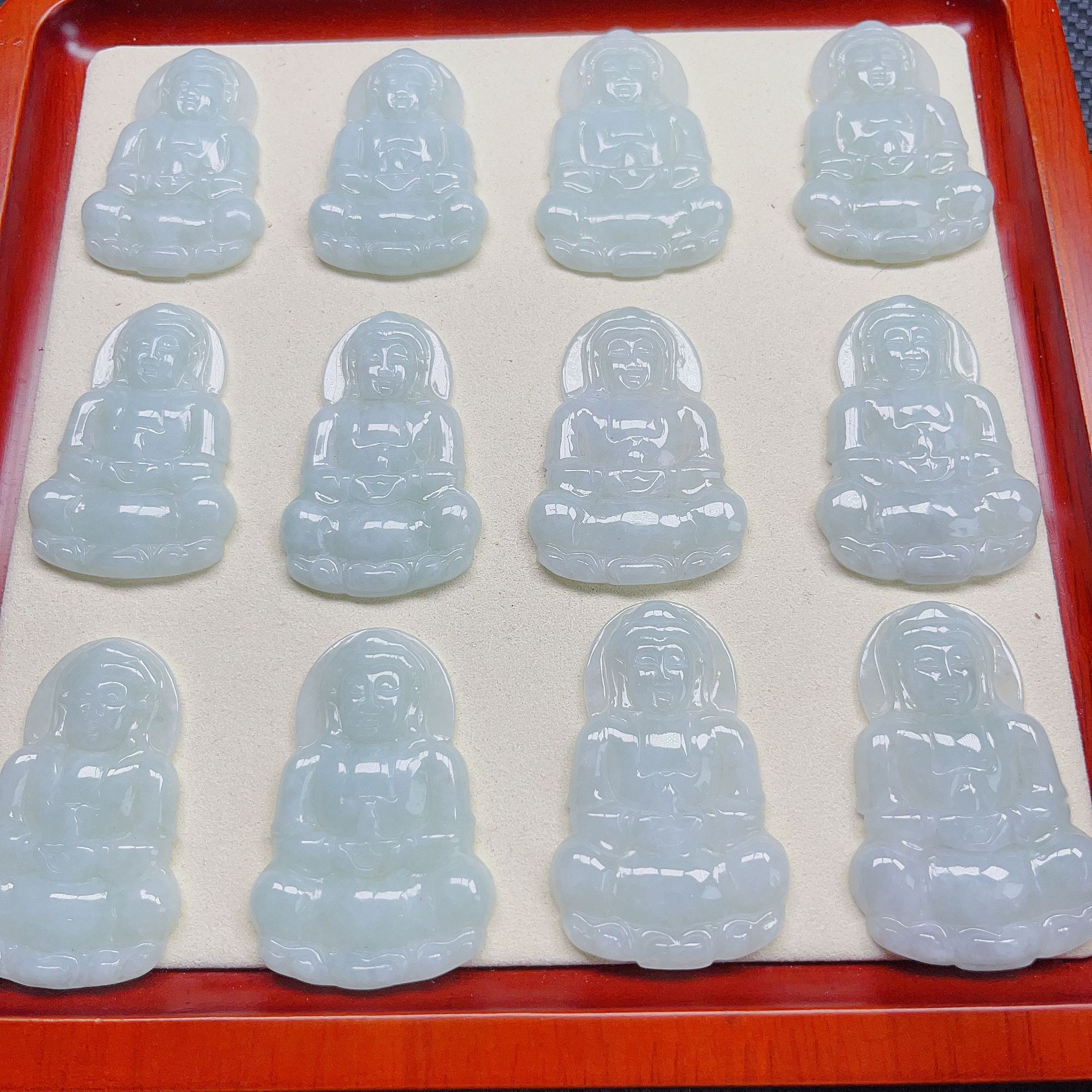 天然翡翠A货卡50+观音气质雕刻精雕