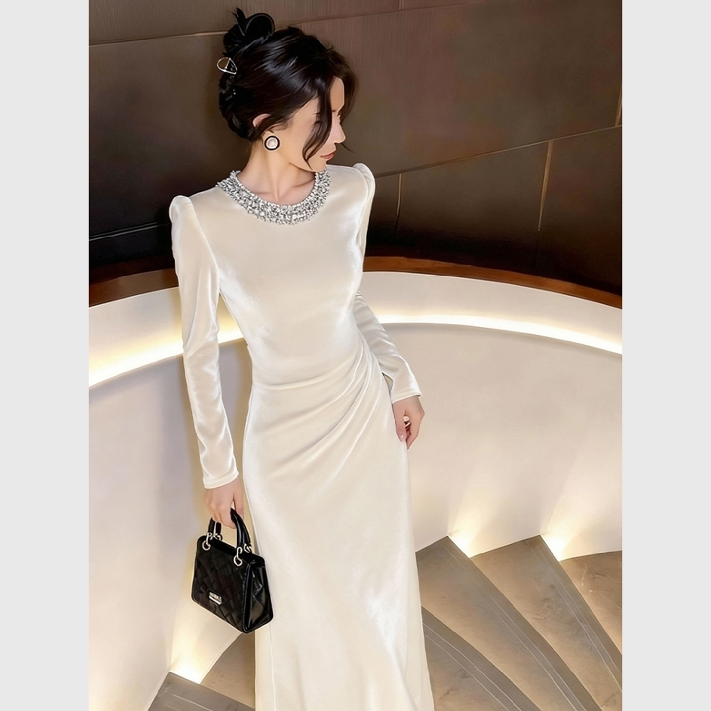 裙子秋冬款气质名媛巨好看高级感收腰重工内搭长裙白色丝绒连衣裙