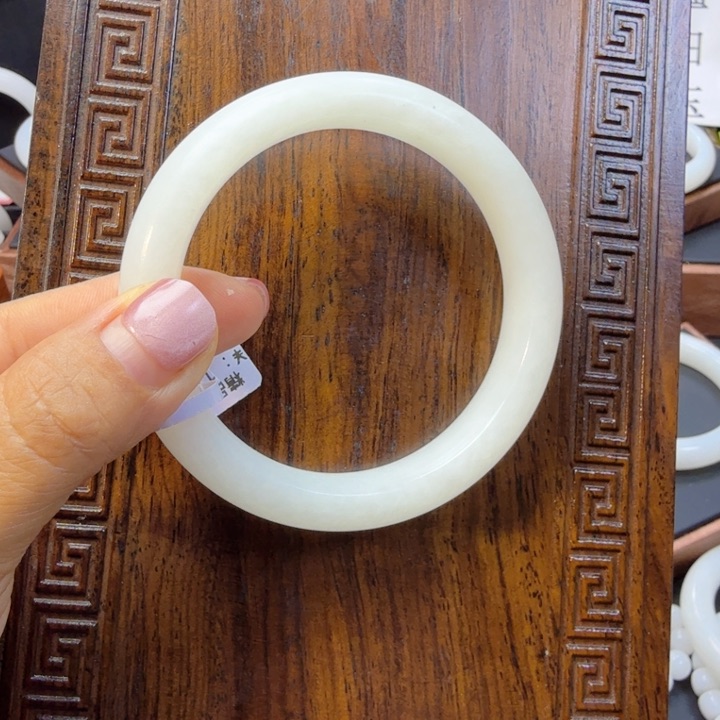 1***6和田玉（糖玉）手镯未镶嵌