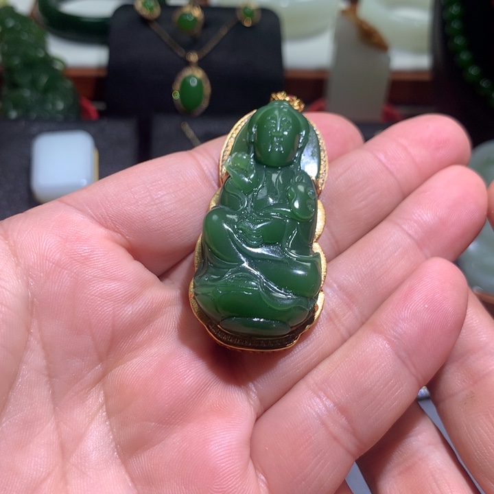 和田玉颈饰18K金镶嵌