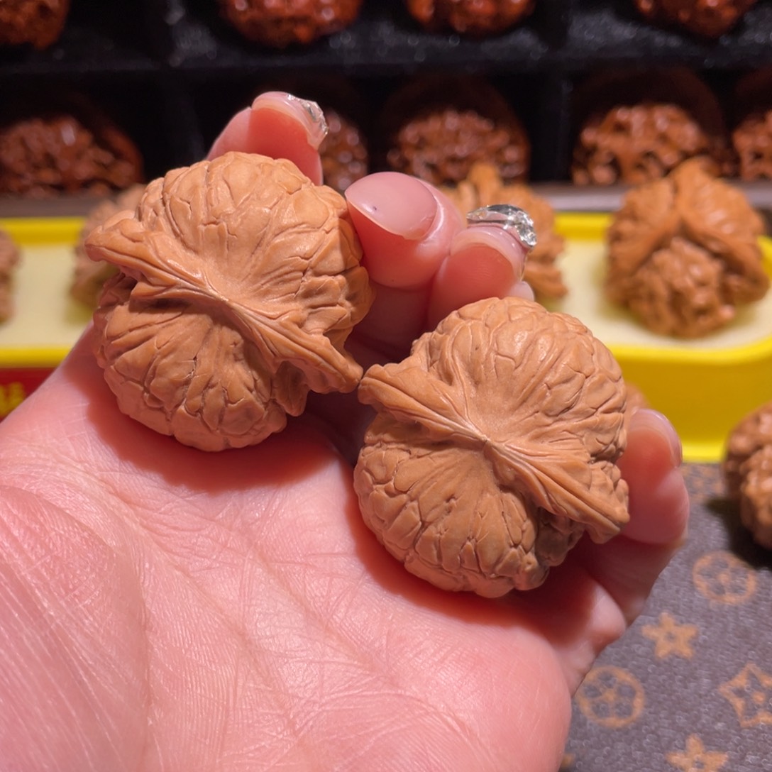 文玩核桃吊坠甲骨文