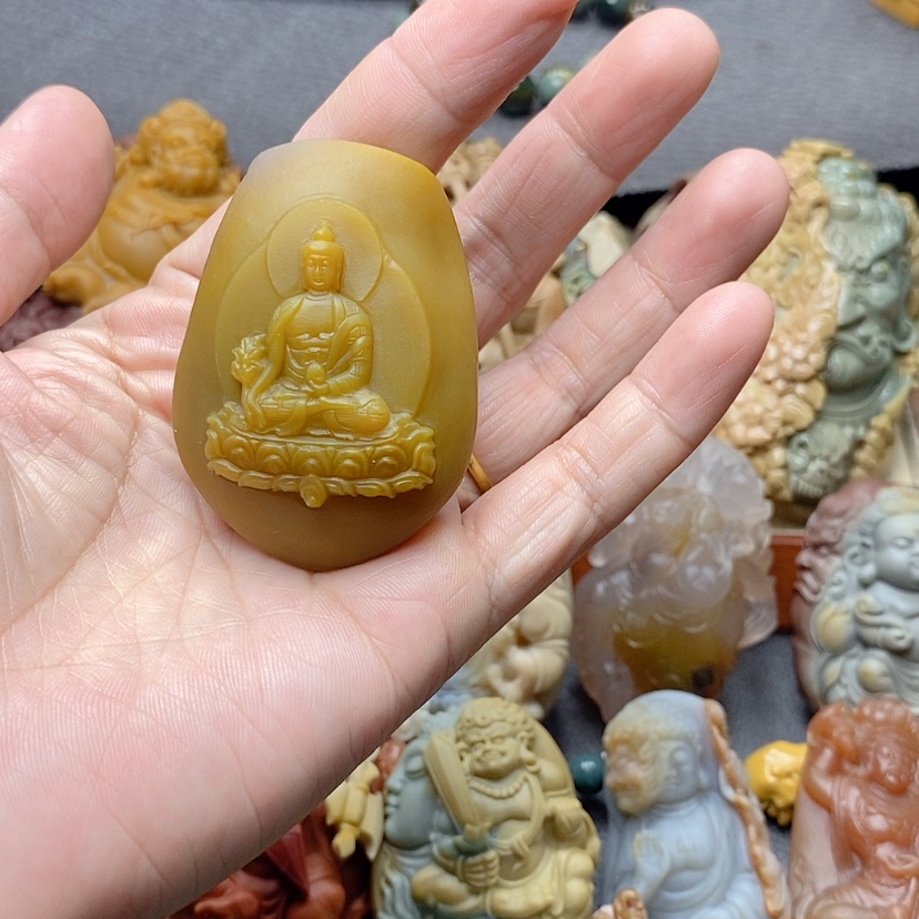 【闪购商品】定制石英质玉吊坠未镶嵌