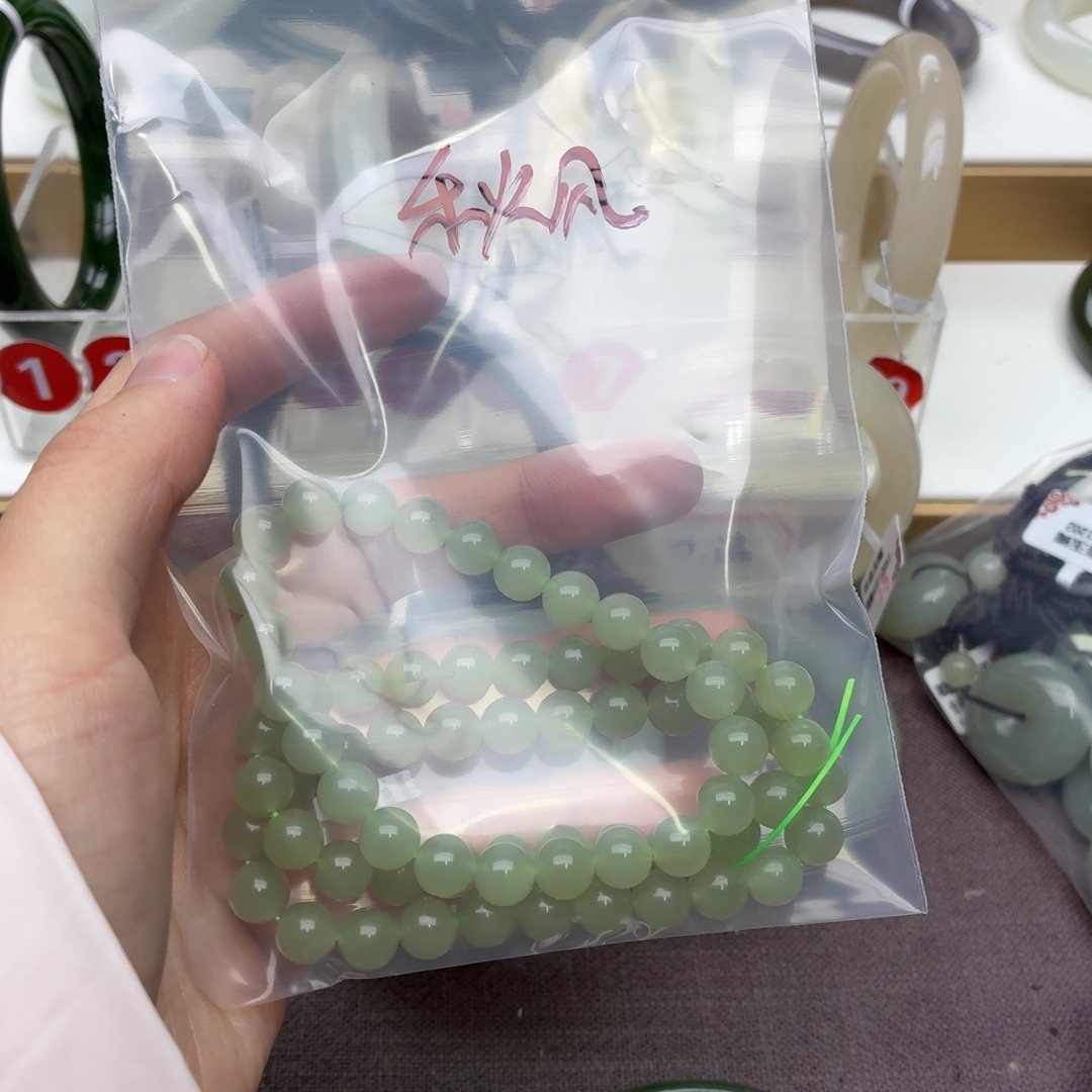 秋***币和田玉未镶嵌手镯