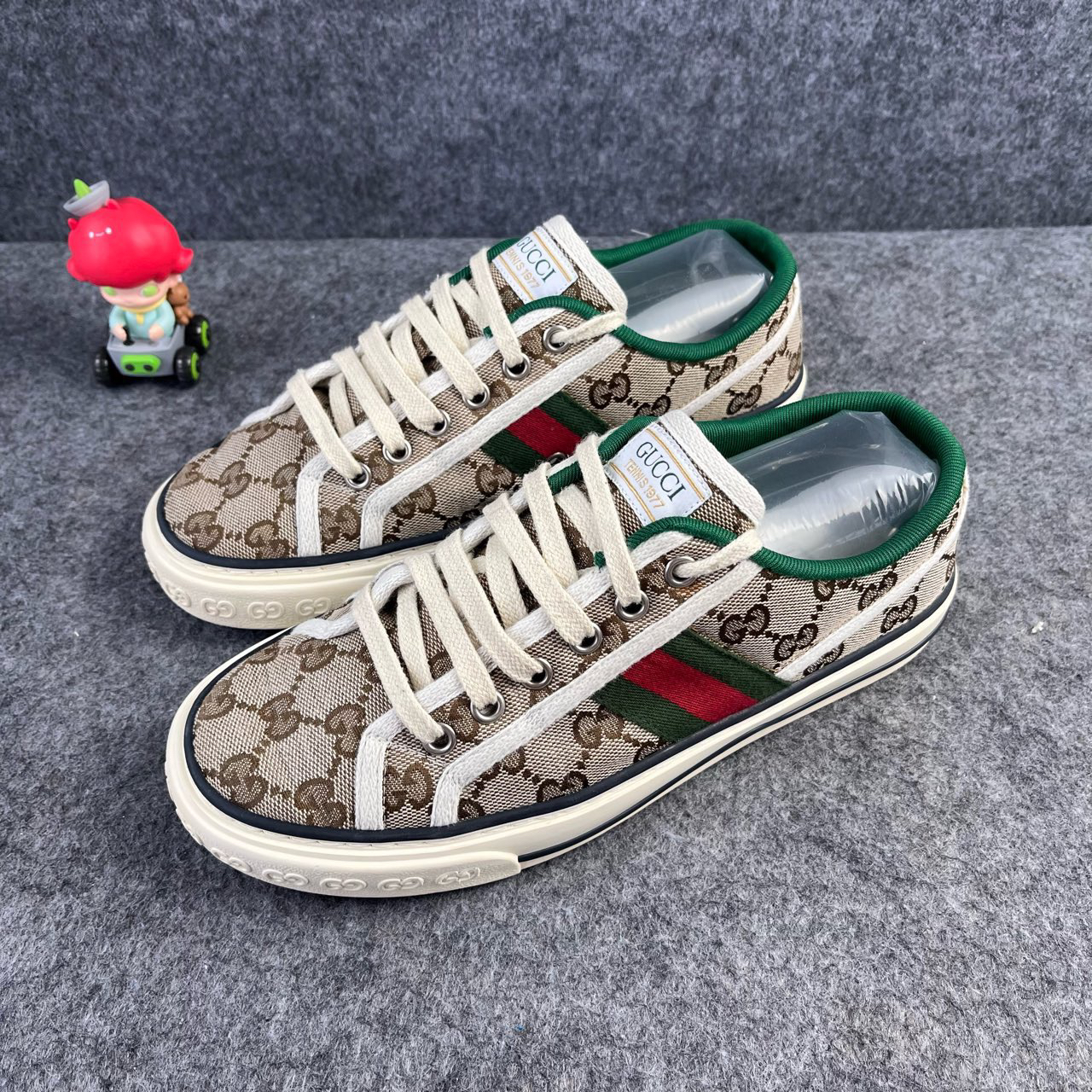 GUCCI/古驰 1977棕色满印老花休闲鞋 37码 95新 YLP1381