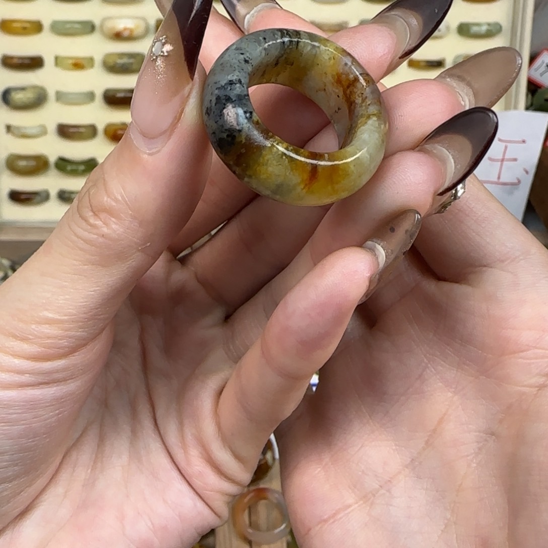 岫玉岫玉内径18未镶嵌南**玥