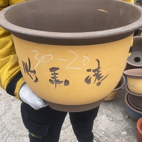紫砂中国宜兴紫砂花盆：